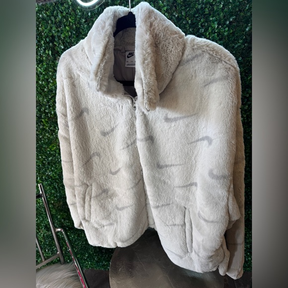 New Nike Sportswear Between-season jacket in Beige - Picture 7 of 16